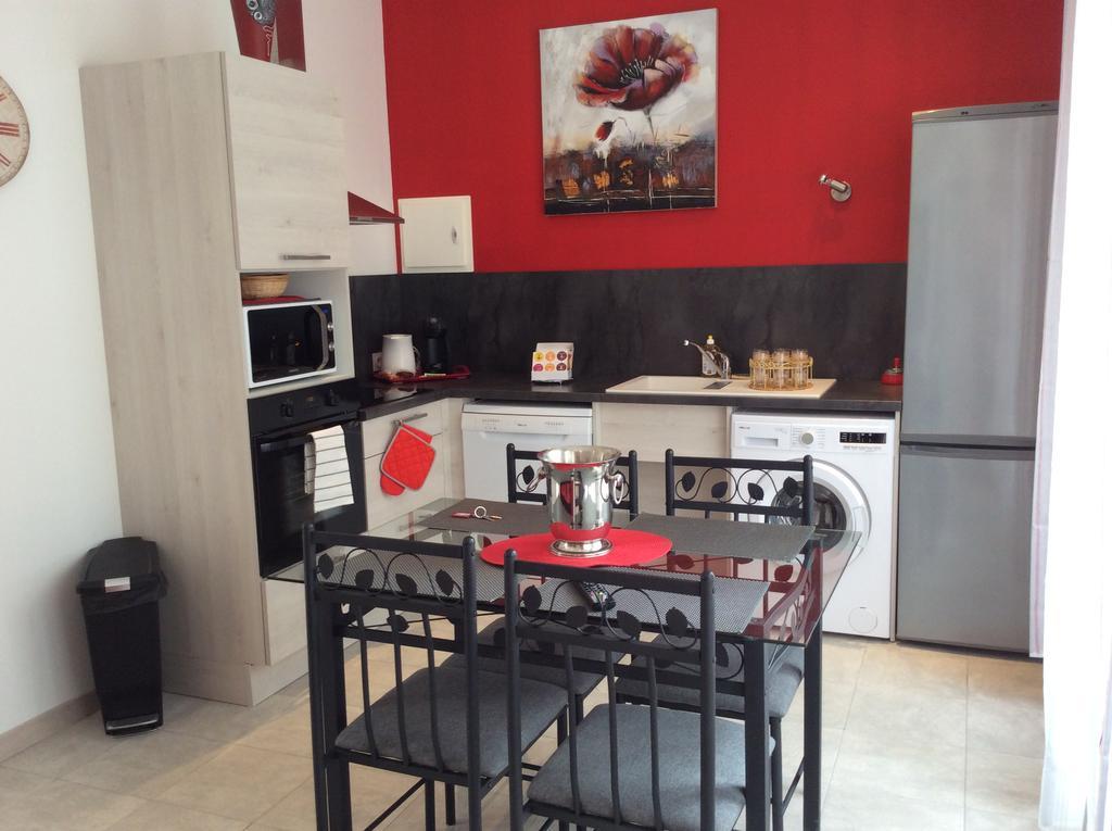 La Colombine Apartment Sainte-Colombe  Bagian luar foto