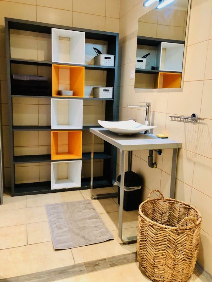 La Colombine Apartment Sainte-Colombe  Bagian luar foto